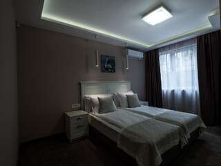 Отель Caro Apartments & Rooms Варна Апартаменты с балконом-1
